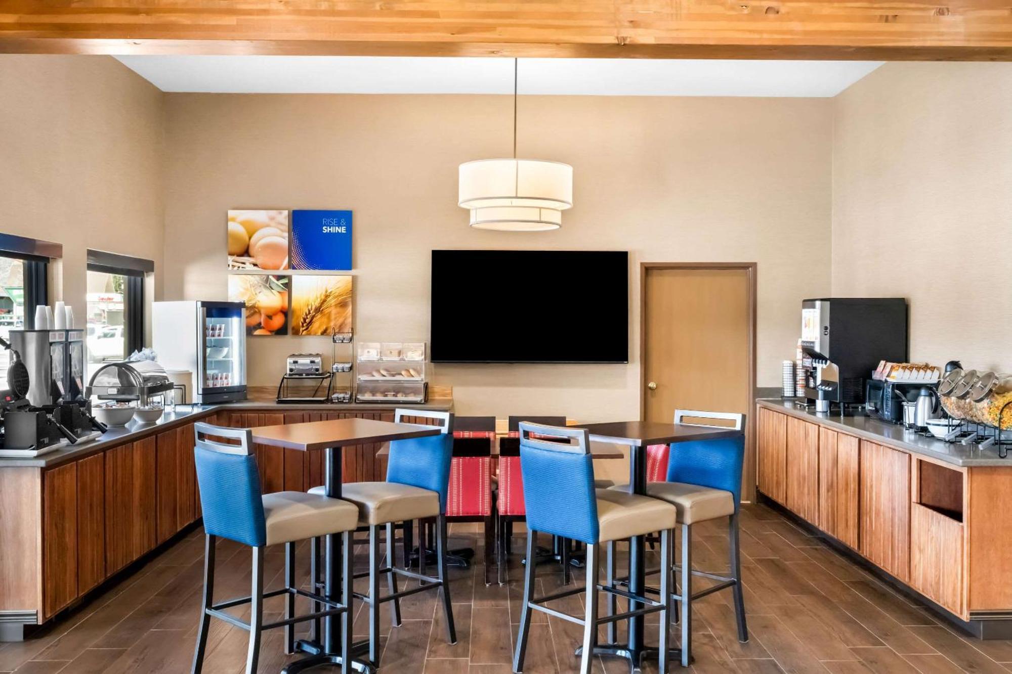 Comfort Inn At Buffalo Bill Village Resort Коді Екстер'єр фото